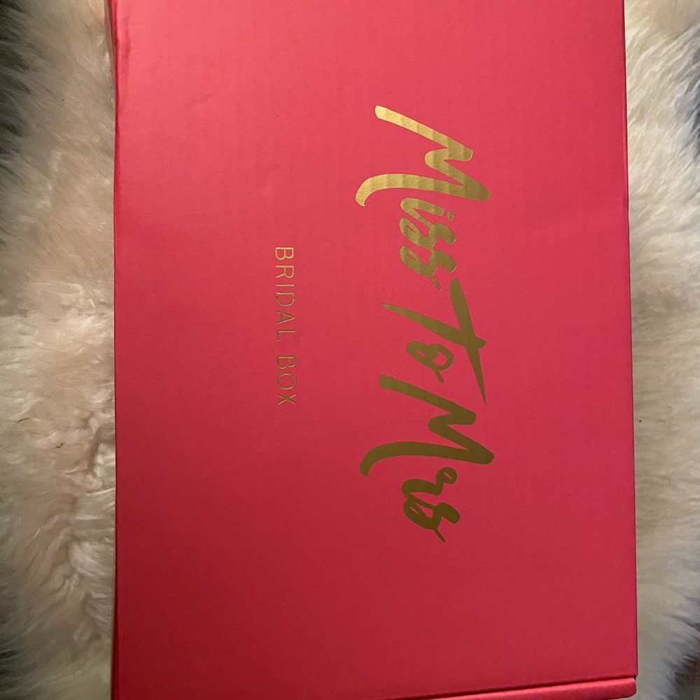 Bridal Box 👰‍♀️ 💍 - Picture 3 of 13